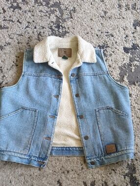 Light Wash Denim Sherpa-Lined Vest - Cream Sherpa